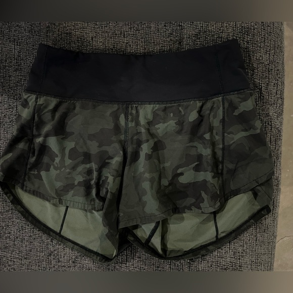 lululemon speed up shorts - Picture 3 of 5